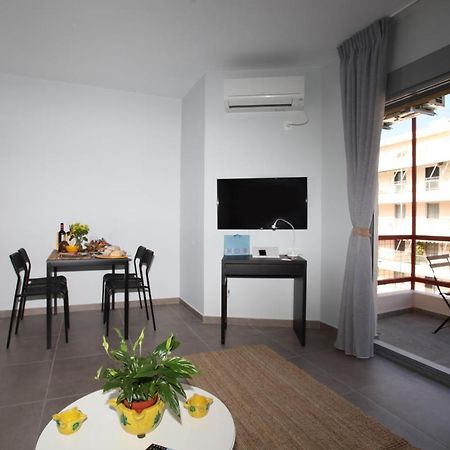 Edem Beach Apartment With Mountain View By Athenian Homes Exteriör bild